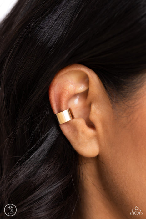 Seize the Chicness - Gold Ear Cuff