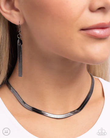 Musings Moment - Black Choker