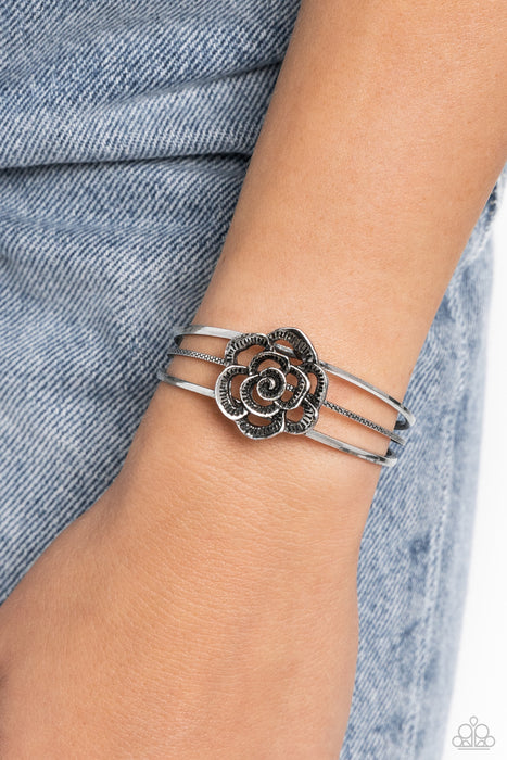 Rosy Repose - Silver