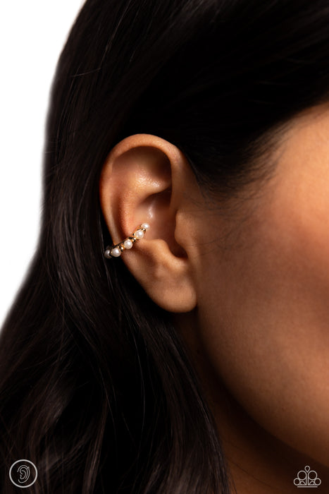 Bubbly Basic - Gold Ear Cuff